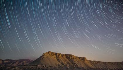 爱游戏官方网站入口登录-世纪之战：经典对抗的“重现”，激发新一波篮球热潮，世纪之战足球