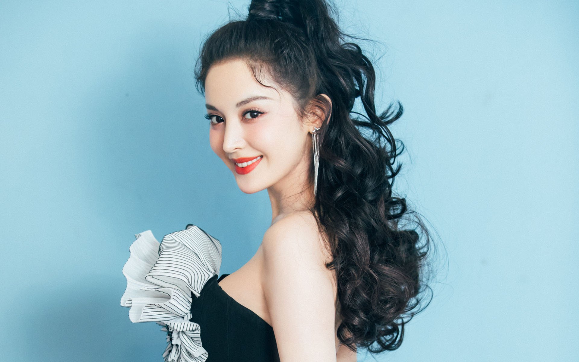 西甲终极对抗：攻守之间的极致较量，西甲身体对抗