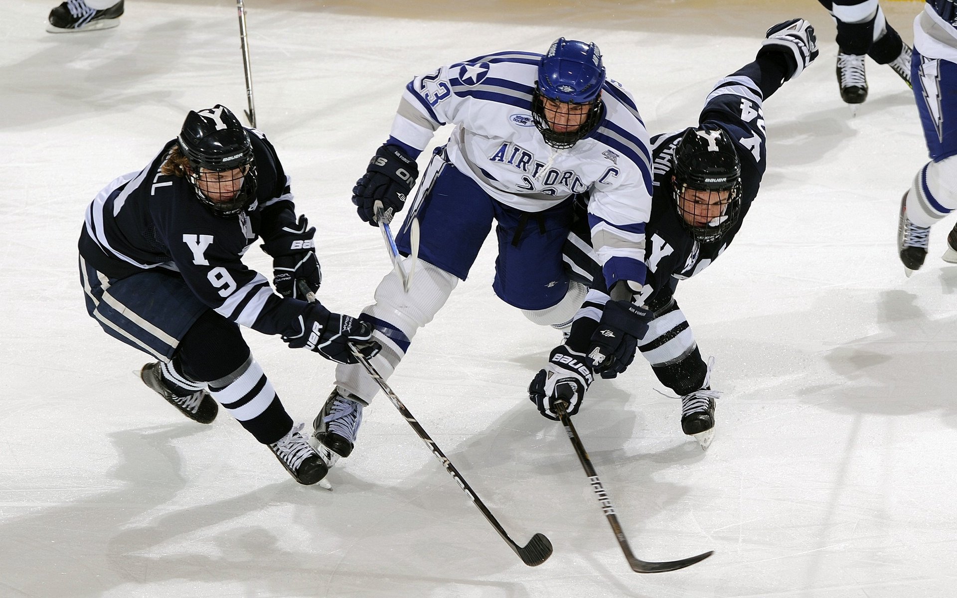 爱游戏娱乐-球迷盛：线下观赛活动不停歇，线下观赛点